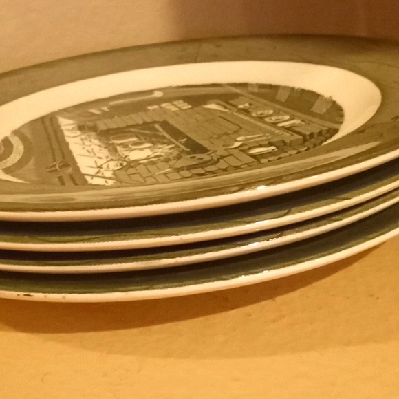 Vintage-Colonial Homestead by Royal Plate Bundle 4-10" Dinner Plates. - Picture 6 of 12